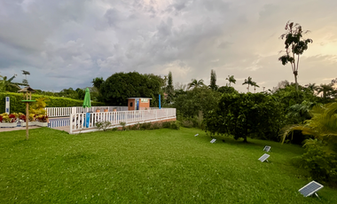 Extraordinaria casa campestre con piscina en un solo nivel en Campiñas de Combia Condominio Campestre. Pereira - Colombia.