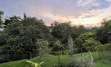 Extraordinaria casa campestre con piscina en un solo nivel en Campiñas de Combia Condominio Campestre. Pereira - Colombia.