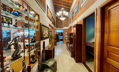 Extraordinaria casa campestre con piscina en un solo nivel en Campiñas de Combia Condominio Campestre. Pereira - Colombia.