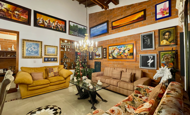 Extraordinaria casa campestre con piscina en un solo nivel en Campiñas de Combia Condominio Campestre. Pereira - Colombia.