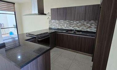 Encantadora casa en renta en el fraccionamiento Triventi con vigilancia 24/7