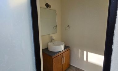 Encantadora casa en renta en el fraccionamiento Triventi con vigilancia 24/7