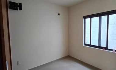 Encantadora casa en renta en el fraccionamiento Triventi con vigilancia 24/7