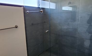 Encantadora casa en renta en el fraccionamiento Triventi con vigilancia 24/7