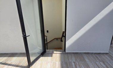 Encantadora casa en renta en el fraccionamiento Triventi con vigilancia 24/7