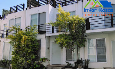 SE VENDE CASA CON ROOF GARDEN, CON ALBERCA EN CONDOMINIO, APLICA CREDITOS