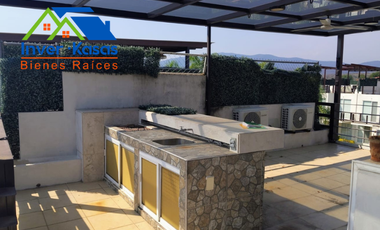 SE VENDE CASA CON ROOF GARDEN, CON ALBERCA EN CONDOMINIO, APLICA CREDITOS