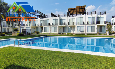 SE VENDE CASA CON ROOF GARDEN, CON ALBERCA EN CONDOMINIO, APLICA CREDITOS