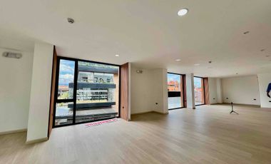 En Cuenca, hermosas oficinas y piso comercial en renta. A estrenar! precios en la descripción