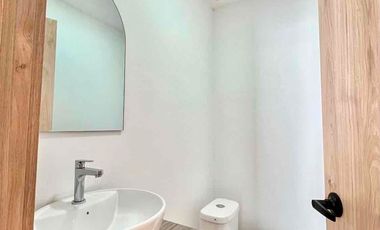 En Cuenca, hermosas oficinas y piso comercial en renta. A estrenar! precios en la descripción