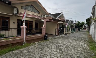 Dijual rumah lokasi sangat strategis di gedong kuning ;lingkungan nyaman dan aman dekat JEC, Pasar kotagede, gembiraloka