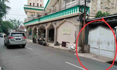 JUAL CEPAT BU RUMAH + KOSSAN FULL FURNISH DAN SUDAH FULL PENYEWA, DEPAN JL BESAR DI BATU AMPAR,CONDET-JAKARTA TIMUR