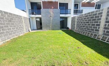 VENTA DE CASA EN FRACC CAMPESTRE CERCA DE CU CON JARDIN