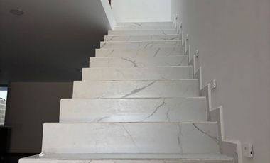 VENTA DE CASA EN FRACC CAMPESTRE CERCA DE CU CON JARDIN