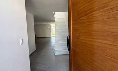 VENTA DE CASA EN FRACC CAMPESTRE CERCA DE CU CON JARDIN