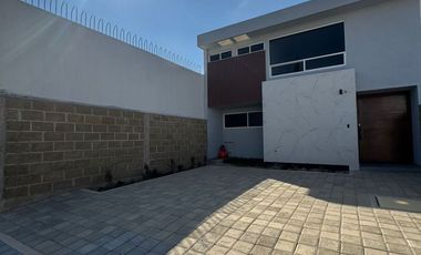 VENTA DE CASA EN FRACC CAMPESTRE CERCA DE CU CON JARDIN