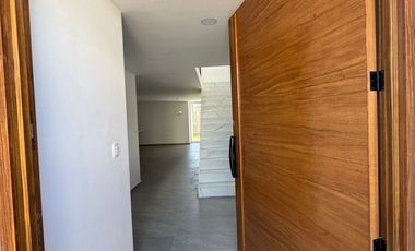 VENTA DE CASA EN FRACC CAMPESTRE CERCA DE CU CON JARDIN