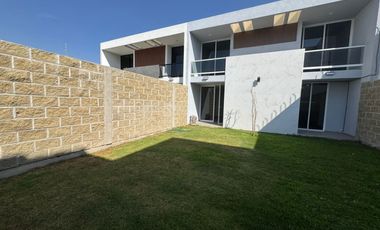 VENTA DE CASA EN FRACC CAMPESTRE CERCA DE CU CON JARDIN
