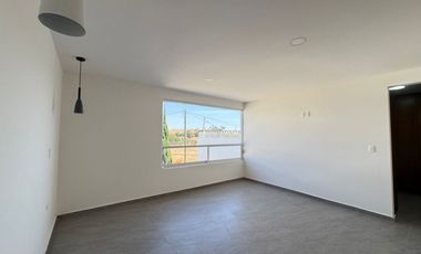 VENTA DE CASA EN FRACC CAMPESTRE CERCA DE CU CON JARDIN