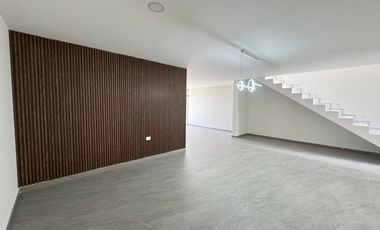 VENTA DE CASA EN FRACC CAMPESTRE CERCA DE CU CON JARDIN