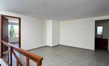 VENTA DE CASA EN FRACC CAMPESTRE CERCA DE CU CON JARDIN