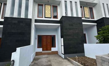 di sewakan rumah 2 lantai di tabanan kota
