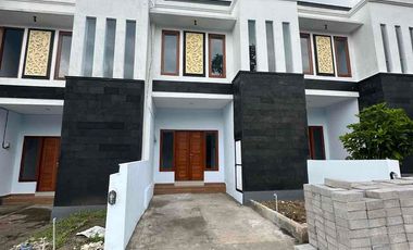 di sewakan rumah 2 lantai di tabanan kota