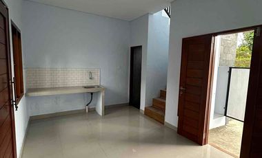 di sewakan rumah 2 lantai di tabanan kota