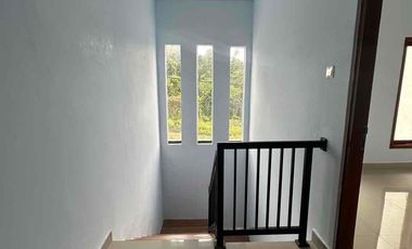 di sewakan rumah 2 lantai di tabanan kota