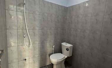 di sewakan rumah 2 lantai di tabanan kota
