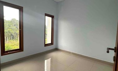 di sewakan rumah 2 lantai di tabanan kota