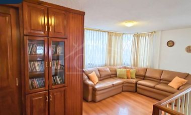Casa independiente en venta – Sector Colegio SEK