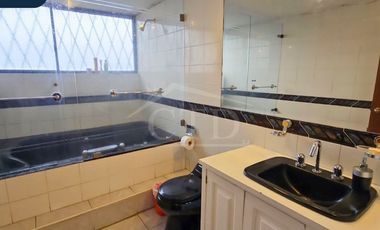 Casa independiente en venta – Sector Colegio SEK