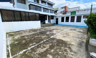 Casa independiente en venta – Sector Colegio SEK