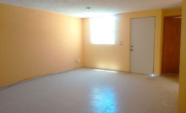 Casa en Venta de una Planta, Dentro de Privada con Acceso Controlado, en El Chacón.