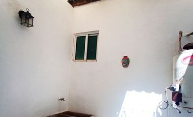 Casa en Venta de una Planta, Dentro de Privada con Acceso Controlado, en El Chacón.