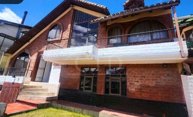 Venta de casa residencial independiente Sector El Batán