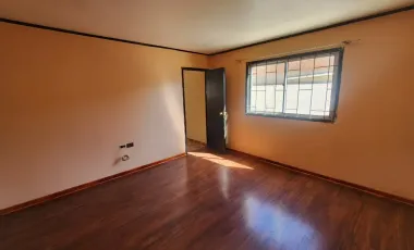 SE  VENDE CASA BELLOTO CENTRO QUILPUE. 1D, 1B, 4EST. 215 M2