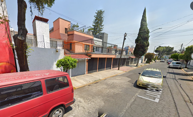 REMATE!!!...INVIERTE Y OBTEN GANANCIAS. CASA ADJUDICADA EN Lutecia 10, Lomas Estrella 2da Secc, Ciudad De México