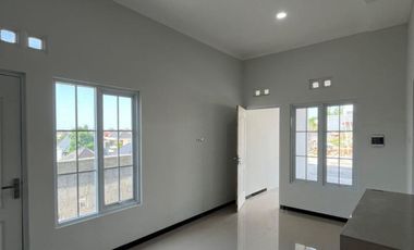 Rumah 2 Lantai dekat UNDIP di Meteseh Tembalang Type 80