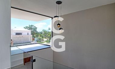 Casa en Venta en Cancun en Residencial Lagos del Sol con 4 Recámaras y Alberca