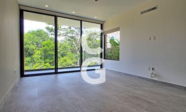 Casa en Venta en Cancun en Residencial Lagos del Sol con 4 Recámaras y Alberca