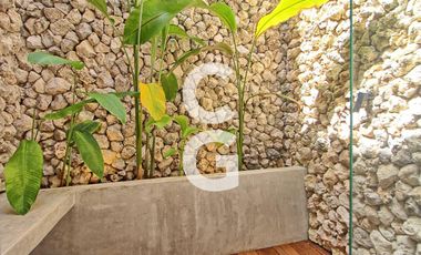 Casa en Venta en Cancun en Residencial Lagos del Sol con 4 Recámaras y Alberca