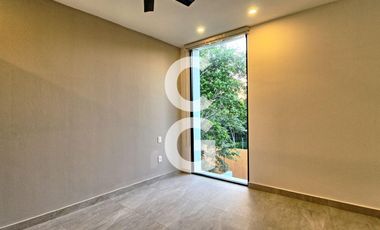 Casa en Venta en Cancun en Residencial Lagos del Sol con 4 Recámaras y Alberca