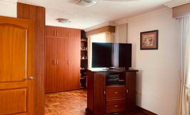 Casa de Venta en Conjunto - 4 Hab. Sector Santa Lucía Norte de Quito