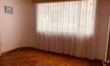 Casa de Venta en Conjunto - 4 Hab. Sector Santa Lucía Norte de Quito