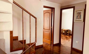 Casa de Venta en Conjunto - 4 Hab. Sector Santa Lucía Norte de Quito