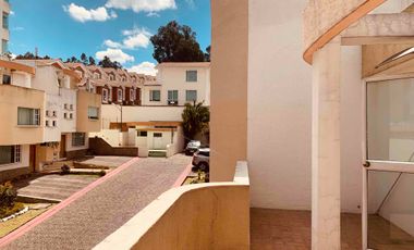 Casa de Venta en Conjunto - 4 Hab. Sector Santa Lucía Norte de Quito