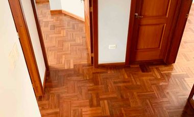 Casa de Venta en Conjunto - 4 Hab. Sector Santa Lucía Norte de Quito