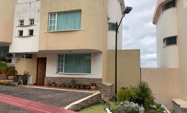Casa de Venta en Conjunto - 4 Hab. Sector Santa Lucía Norte de Quito